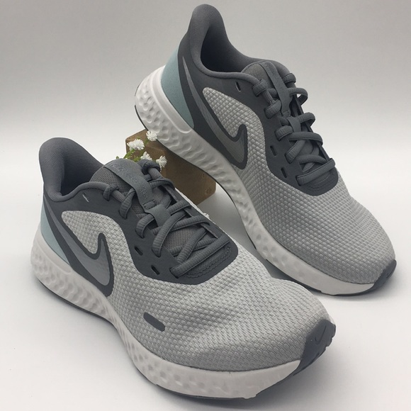 wmns revolution 5 nike